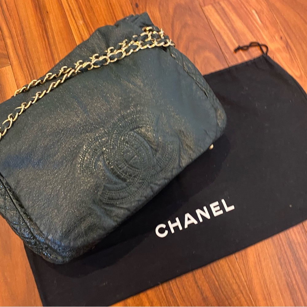 CHANEL Patent Leather Shoulder Bag